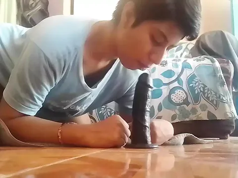 Non-participant this gormandizing Latina